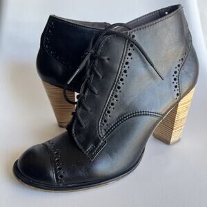Nicora Victorian Ankle Boots Size 9 Handmade USA Vegan Leather Wingtip Brogue